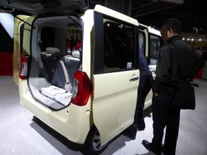 広さで人気のダイハツタントの室内は 運転席 二列目 荷室を解説 コンパクトカー情報 ノート アクア デミオ フィットからジムニーまで